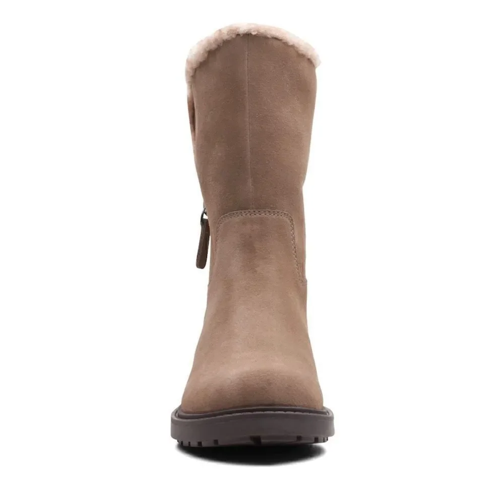 Clark’s Collection Opal Zip Stacked heel taupe suede winter boots NWT